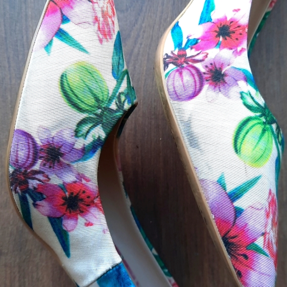Karl Lagerfeld Floral Print Heels - Picture 7 of 8